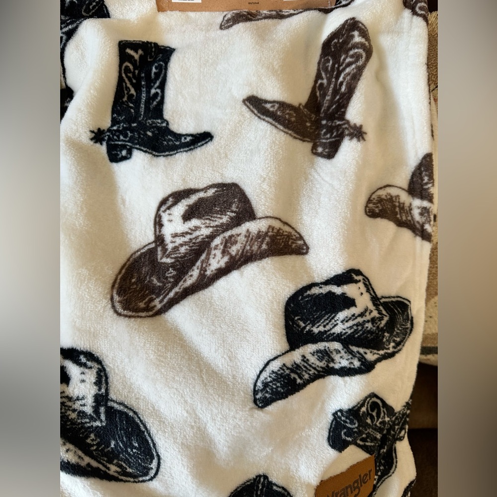 Wrangler Western Cowboy Hats and boots Plush Throw Blanket - Picture 2 of 4
